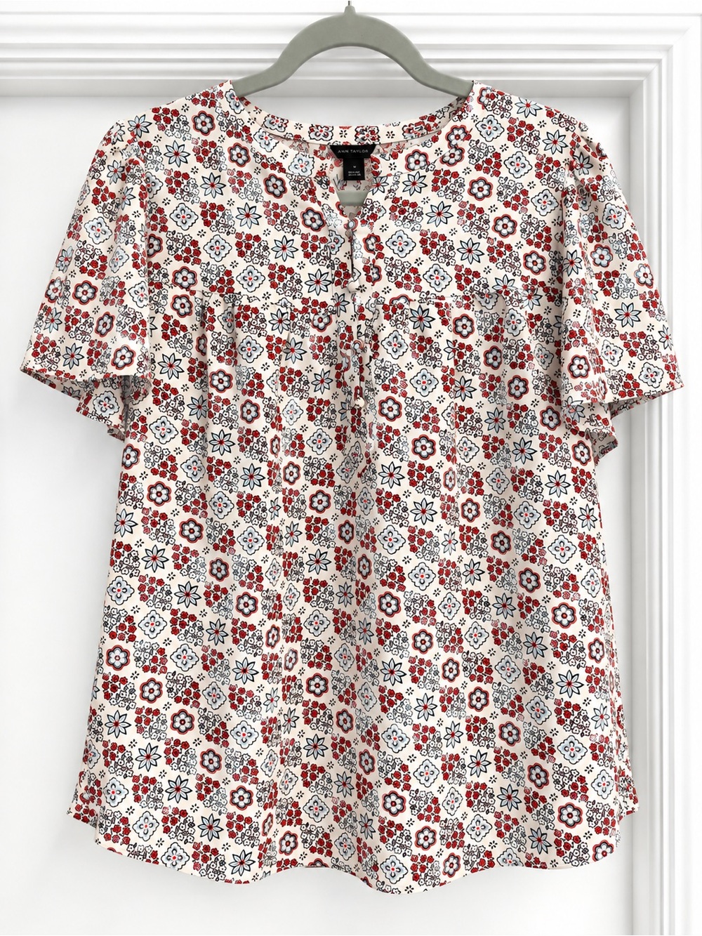 Ann Taylor Cream Short Sleeve Floral Print Tunic Top with Red and Black Accents,